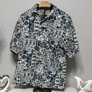 Hilo Hattie Navy and White Floral Shirt